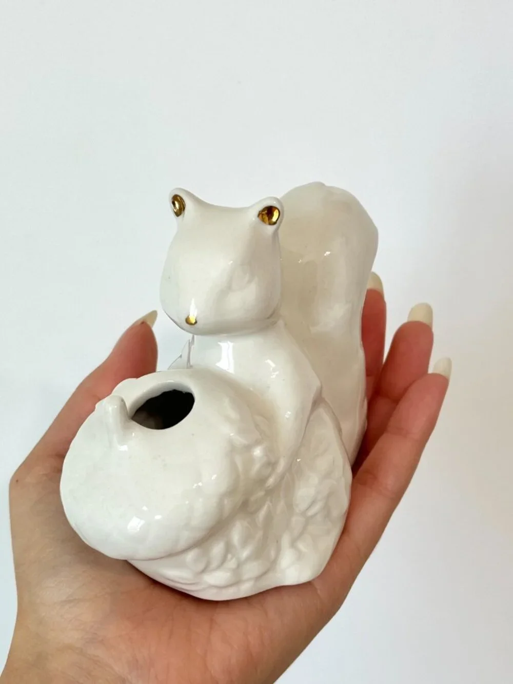 NEW Anthropologie Winter White Creature Bud Vase SQUIRREL Figurine - Picture 8 of 8